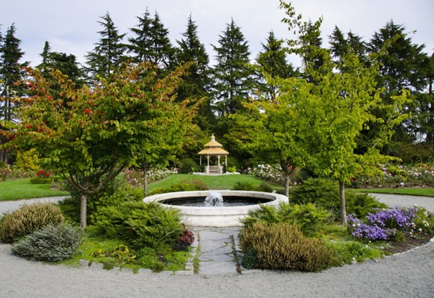 Central fountain at the Rose Garden